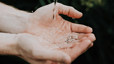 Hidratación y Salud Mental: La Conexión que Cambiará tu Bienestar | AquaBlue